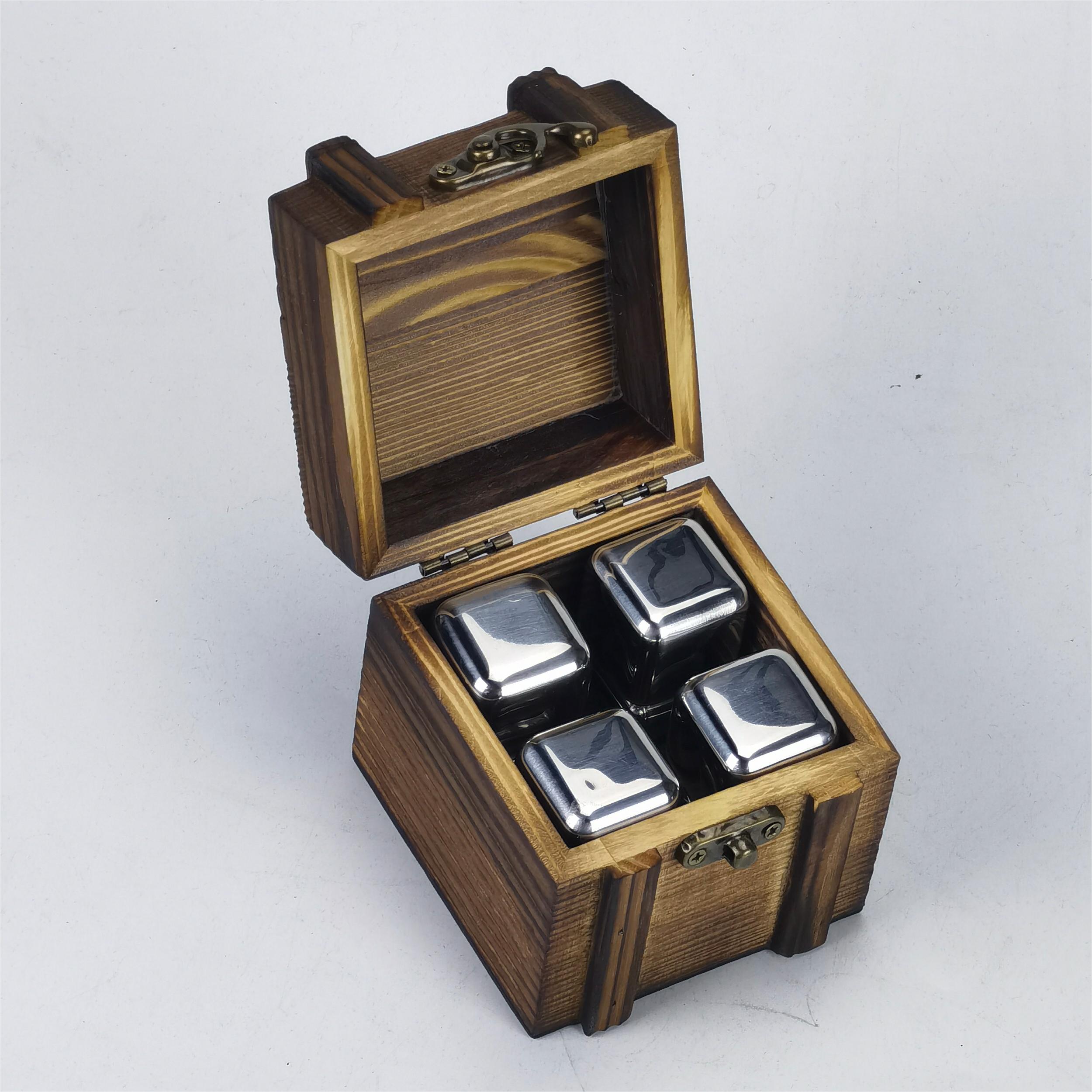 Piedras para Whisky - 8 Piedras de Hielo con Caja de Madera - Ideal para Amantes del Whisky - Gran Regalo para Hombres Conjunto de Regalo al Por Mayor